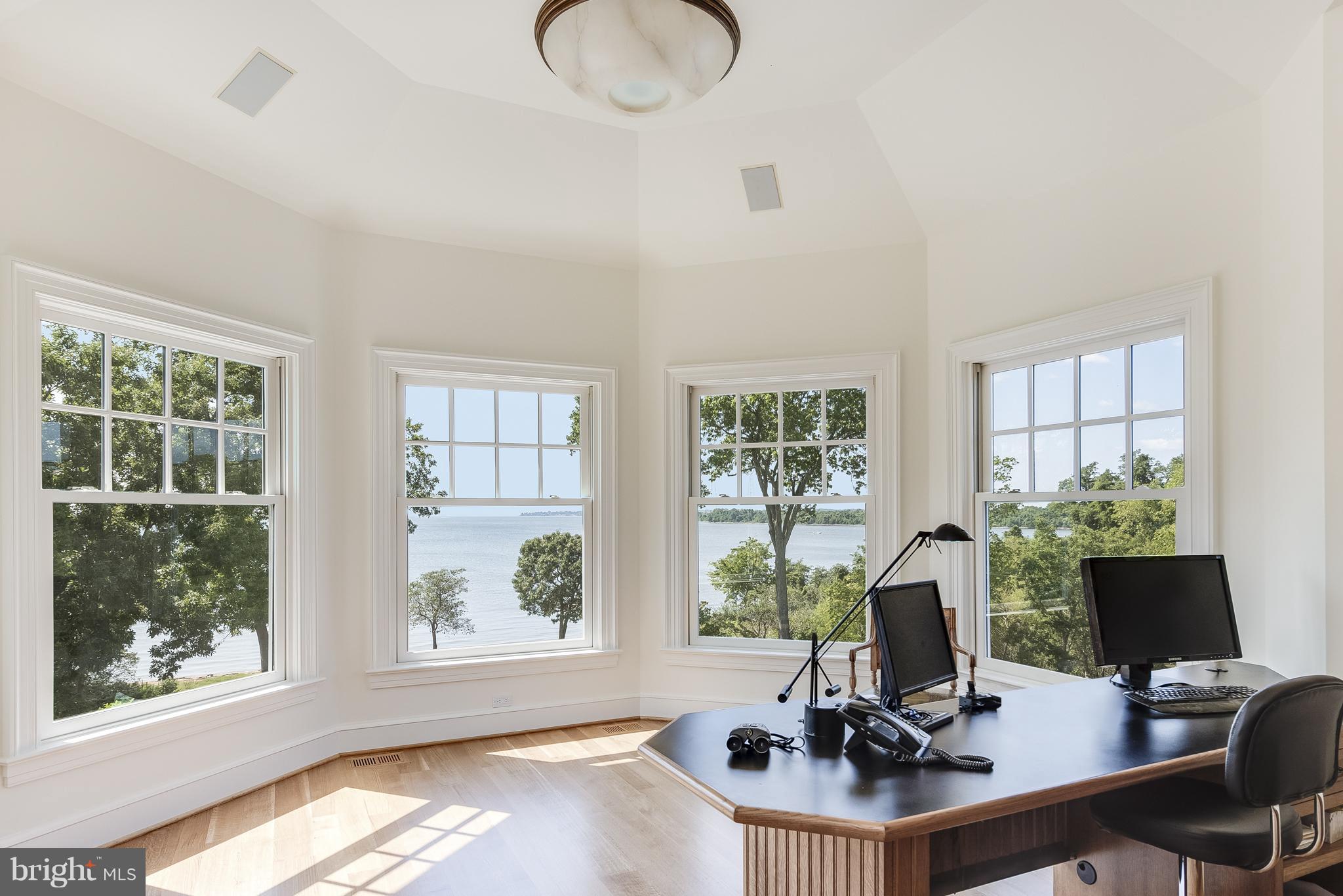 MAIDSTONE FARM - Residential