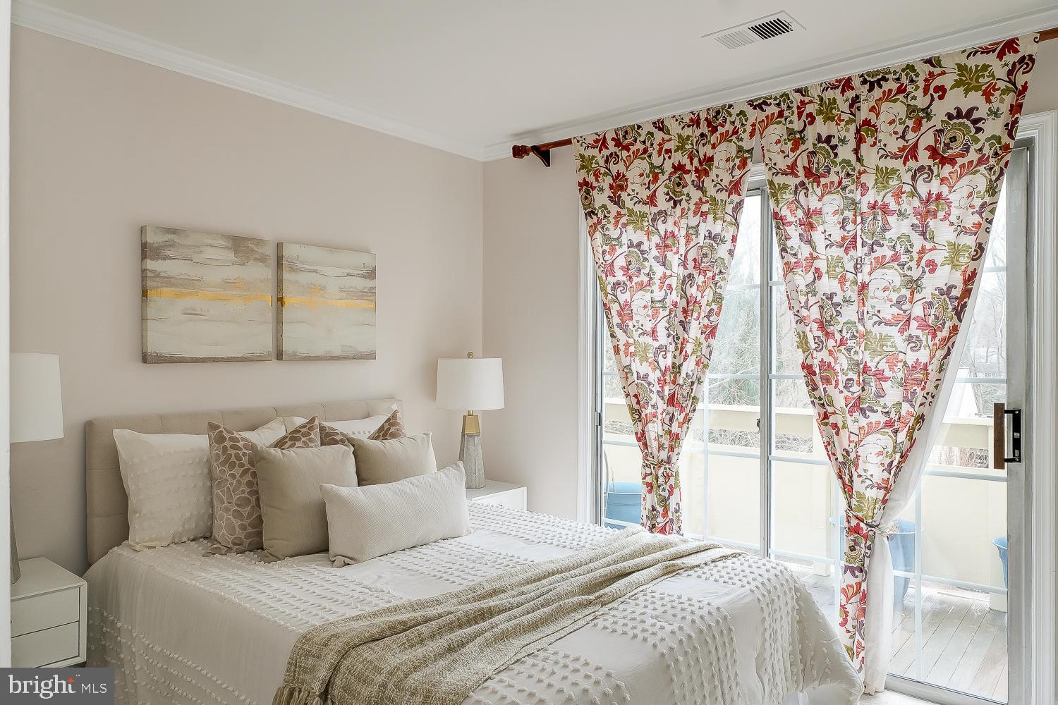 BRISTOL HOUSE - Residential