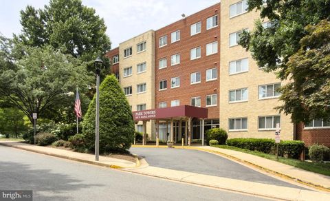 Photo of 200 N Maple Avenue #206, FALLS CHURCH, VA 22046 (MLS # VAFA2004026)