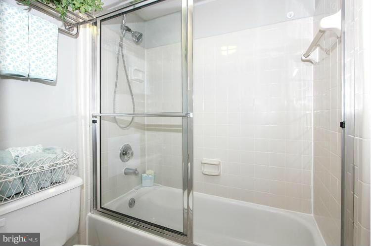 FOUNTAINS AT MCLEAN - Residential