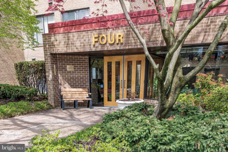 Rarely available Annen Woods 2 bdrm and den condo in pristine condition.  Renovated kitchen with granite counters, Updated  bathrooms have granite;  hdwd in living room, dining room, den & 2nd bedroom, recessed lights and ceiling fans - Shows well and is in move-in condition.; Wonderful first floor location with private patio area.  Pool &  clubhouse- a pleasure to show.  Won't last long