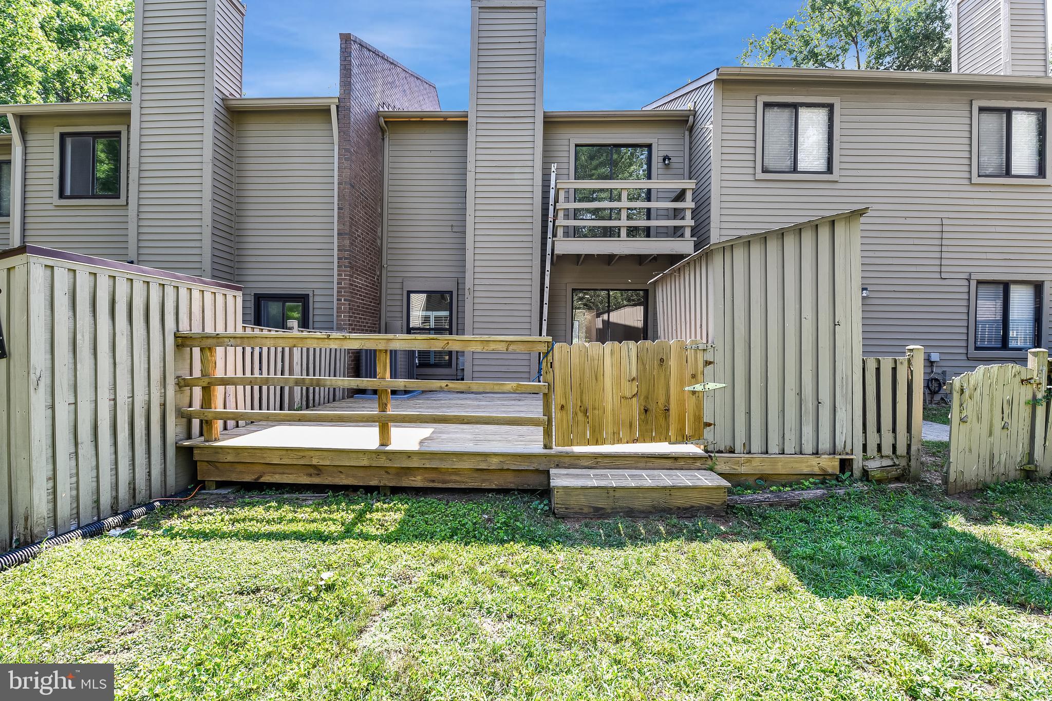 6 BELVEDERE COURT