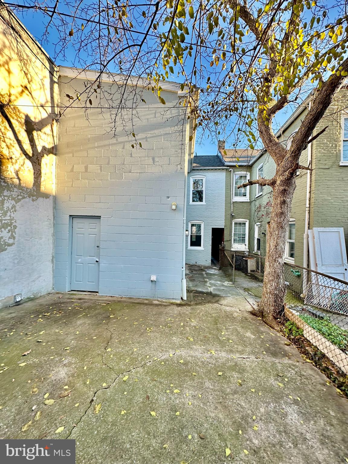 LANCASTER - Residential