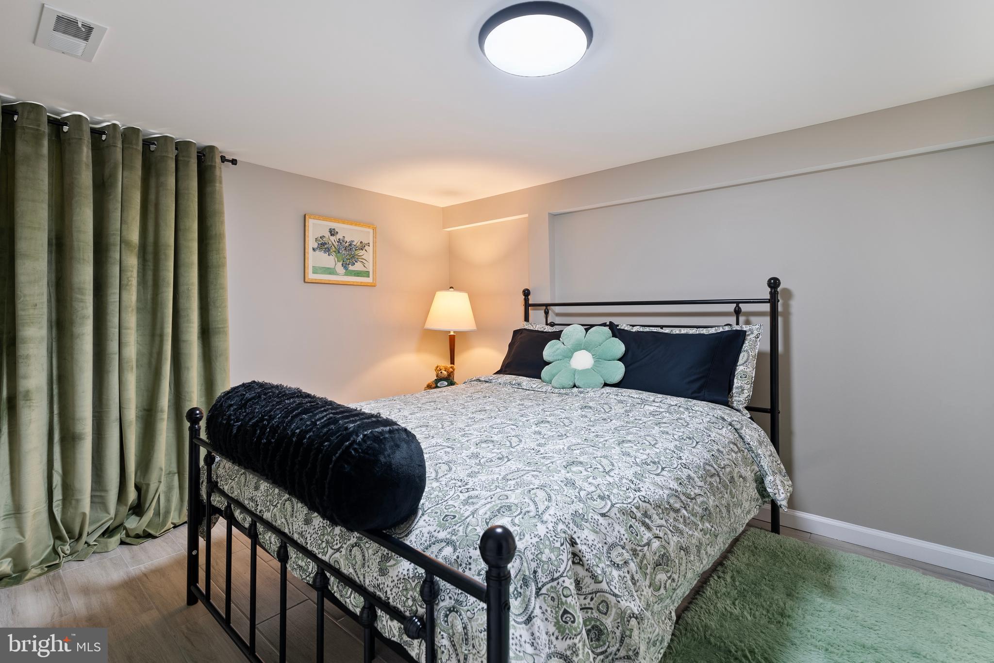 INDIAN SPRING PARK - Residential