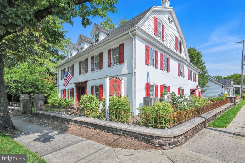 Photo of 301 W Main Street, EPHRATA, PA 17522 (MLS # PALA2069340)