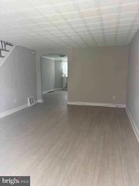 329 N OAK AVENUE