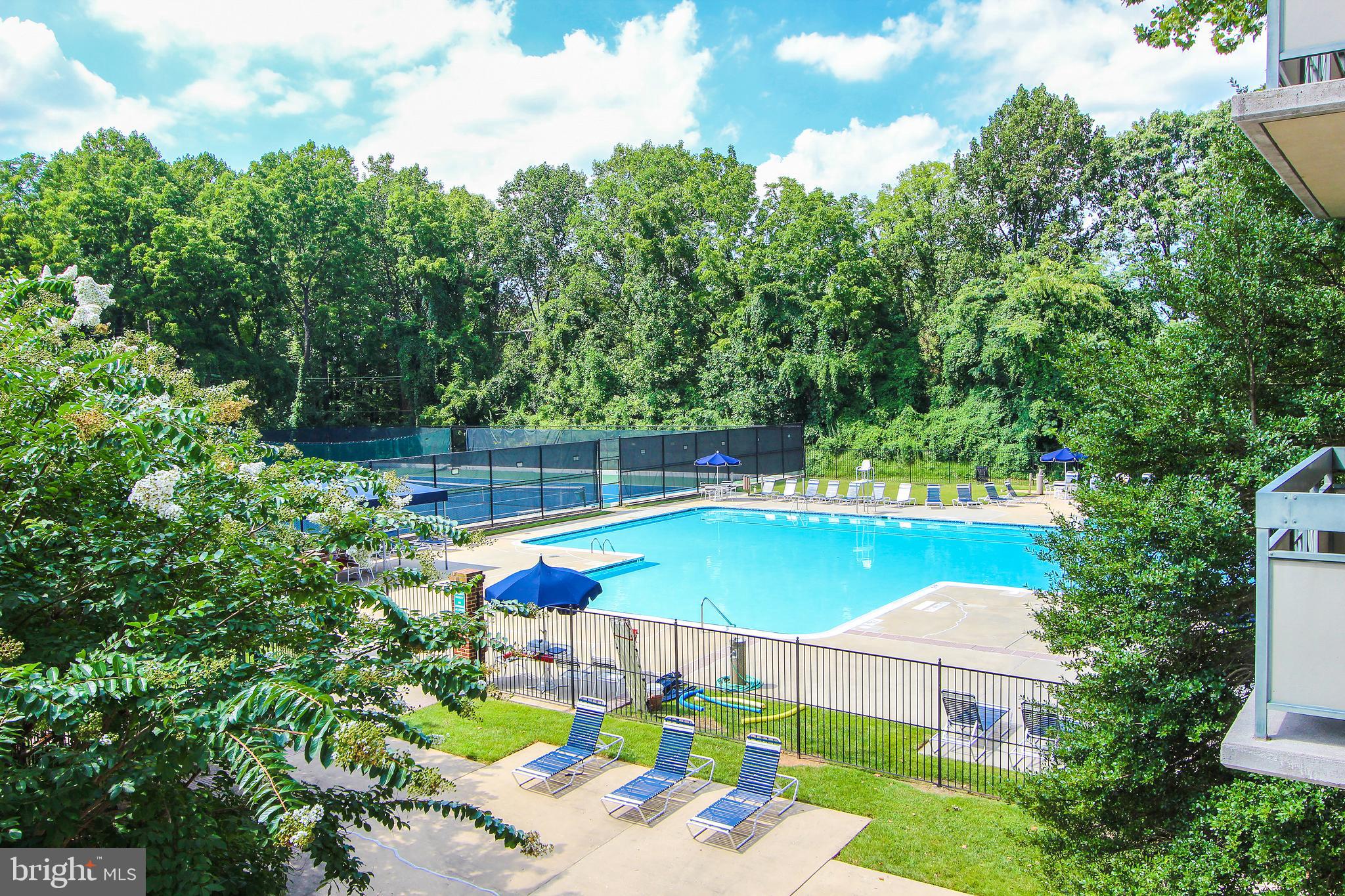 WHITLEY PARK CONDOMINIUM - Residential