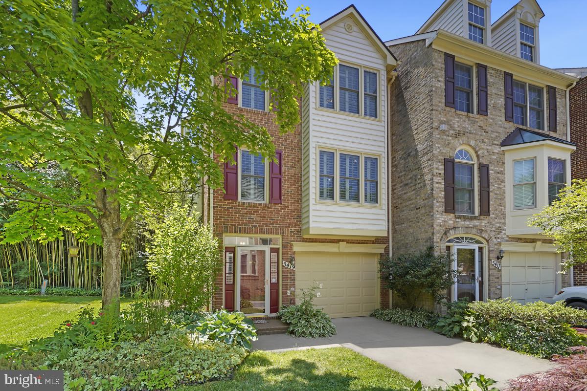 WHITLEY PARK CONDOMINIUM - Residential