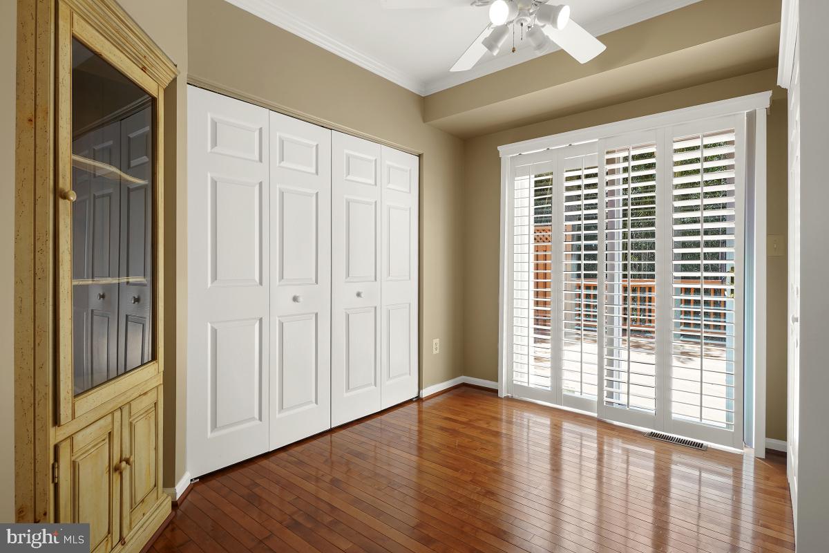 WHITLEY PARK CONDOMINIUM - Residential