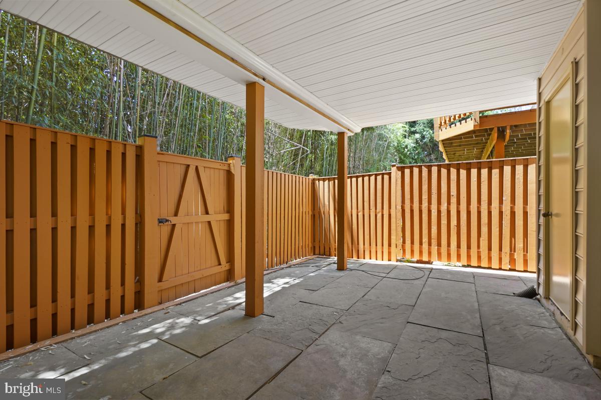 WHITLEY PARK CONDOMINIUM - Residential