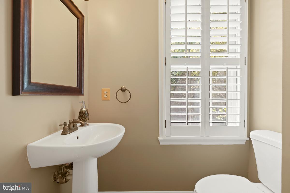 WHITLEY PARK CONDOMINIUM - Residential