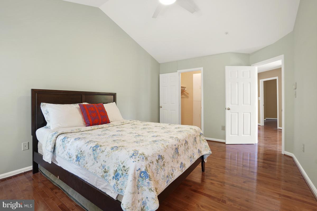 WHITLEY PARK CONDOMINIUM - Residential