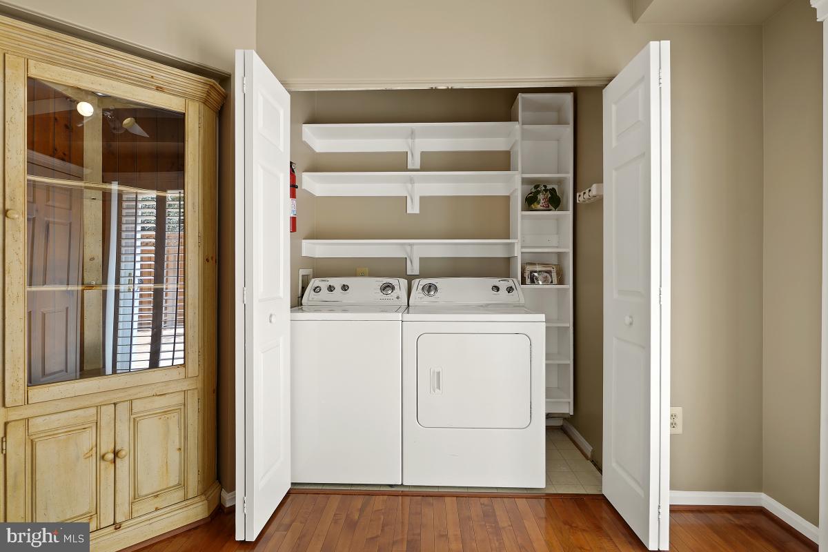 WHITLEY PARK CONDOMINIUM - Residential