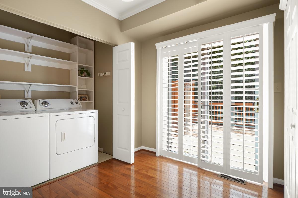 WHITLEY PARK CONDOMINIUM - Residential