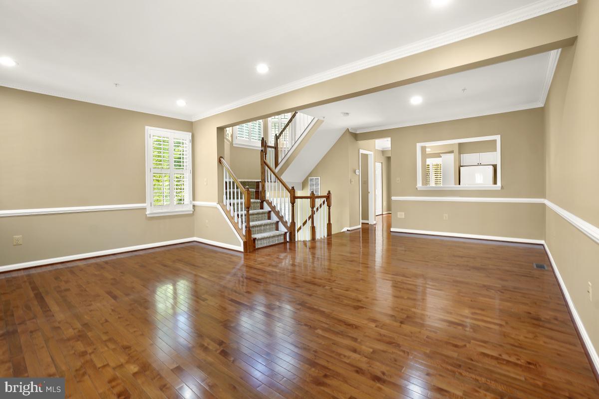 WHITLEY PARK CONDOMINIUM - Residential