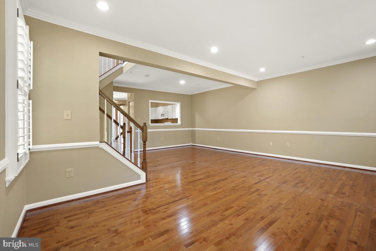 WHITLEY PARK CONDOMINIUM - Residential