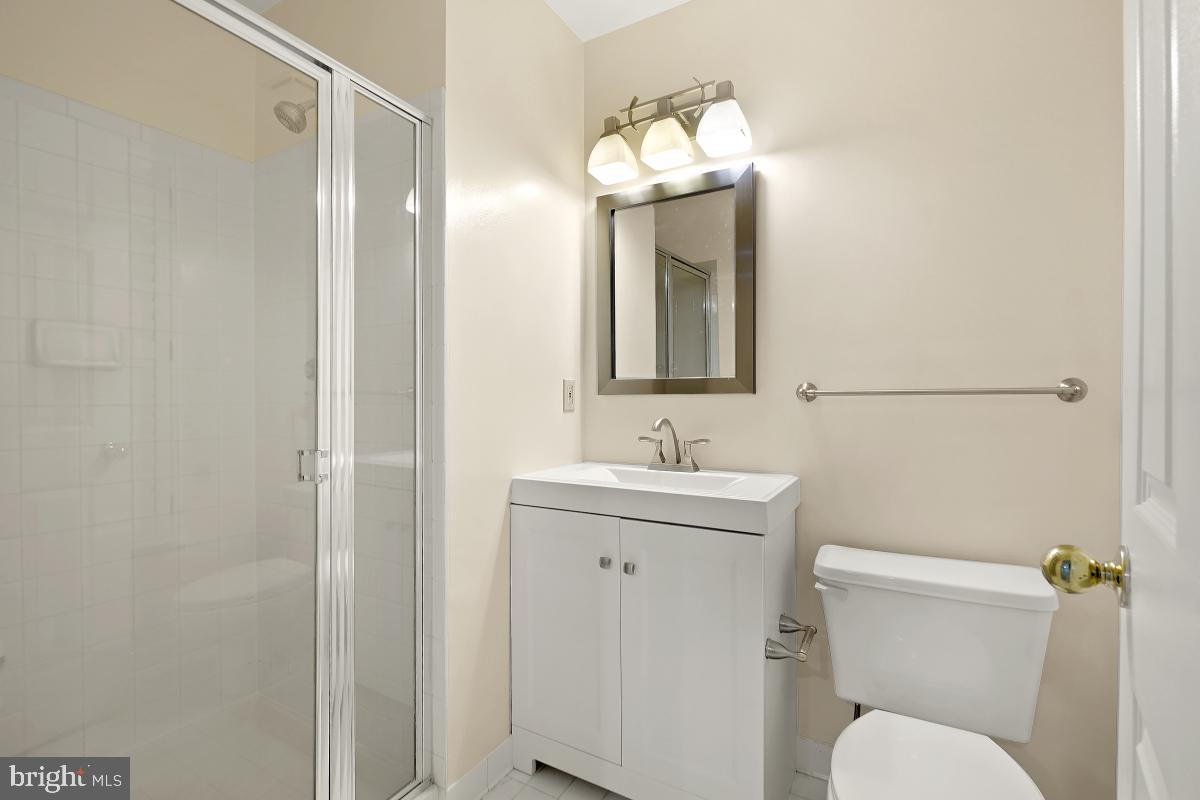 WHITLEY PARK CONDOMINIUM - Residential