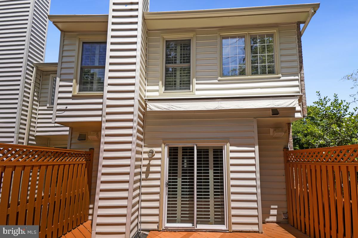 WHITLEY PARK CONDOMINIUM - Residential