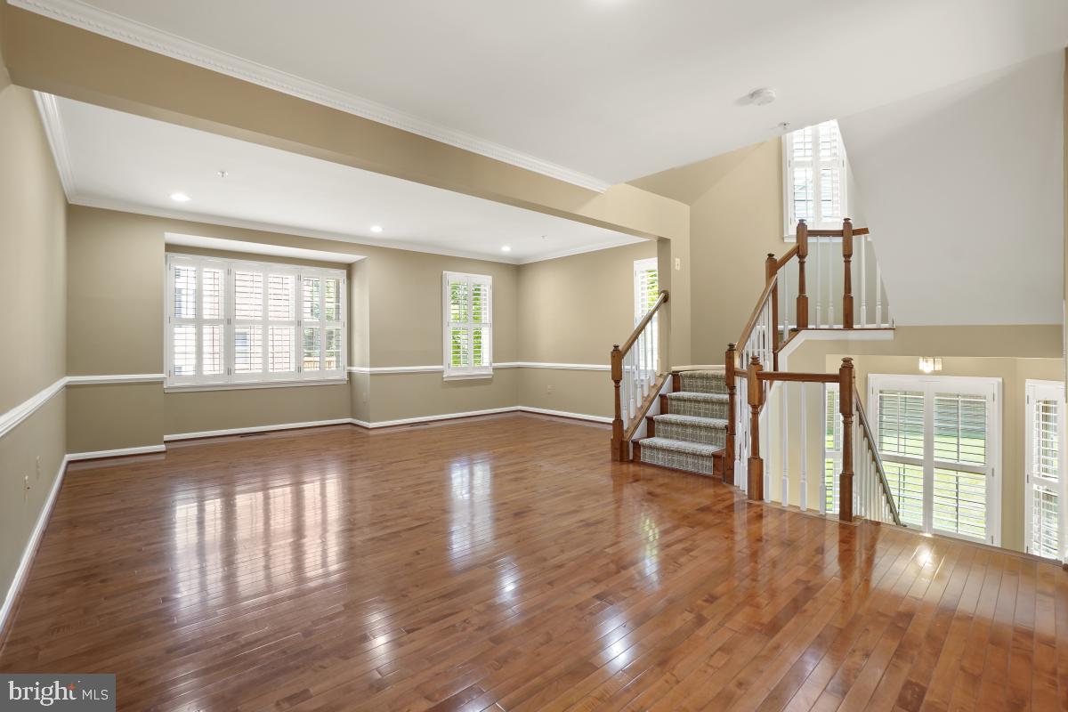 WHITLEY PARK CONDOMINIUM - Residential