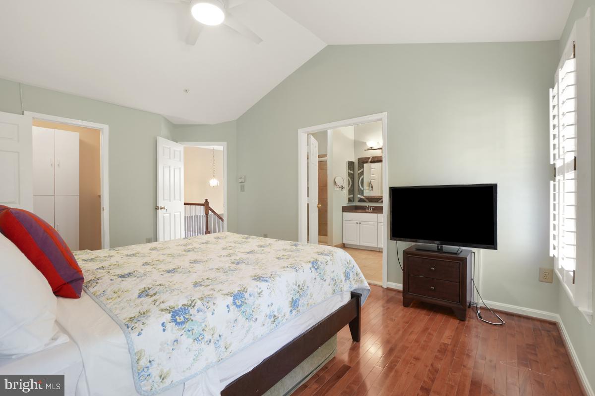 WHITLEY PARK CONDOMINIUM - Residential