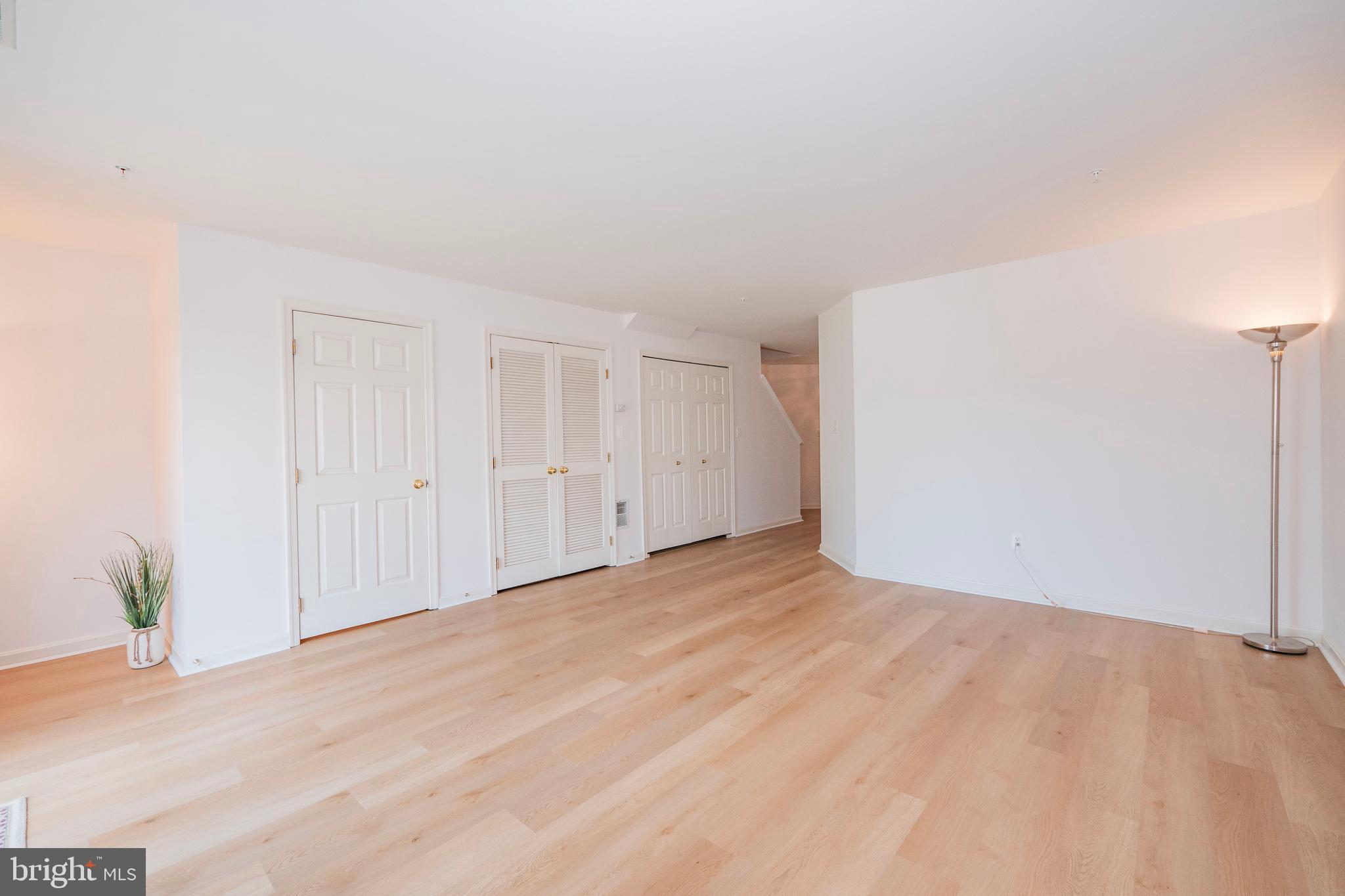 FARMINGTON VILLAGE - Residential