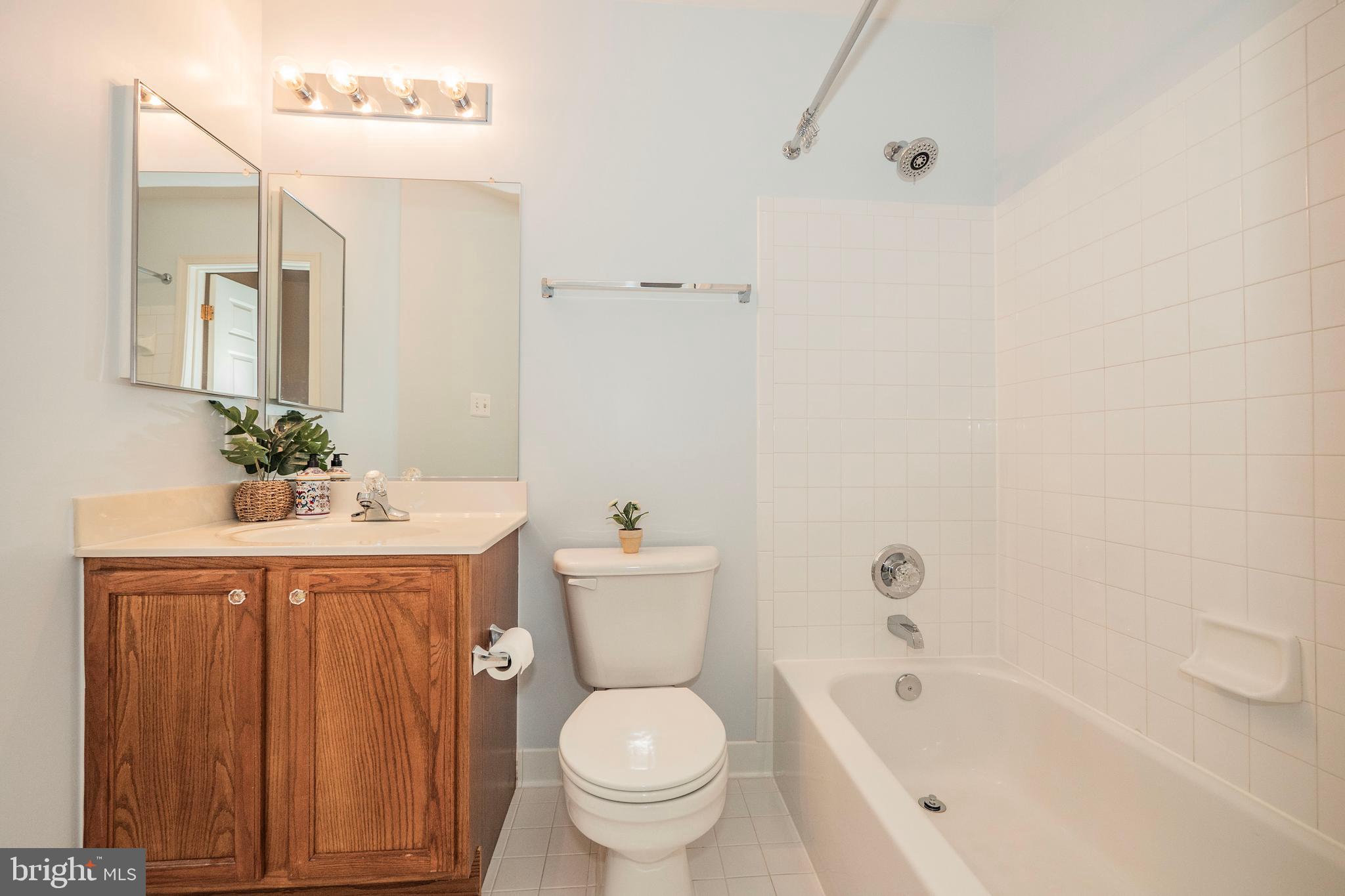 FARMINGTON VILLAGE - Residential