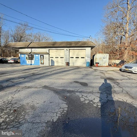 Photo of 821 N Tuckahoe Road, WILLIAMSTOWN, NJ 08094 (MLS # NJGL2080122)