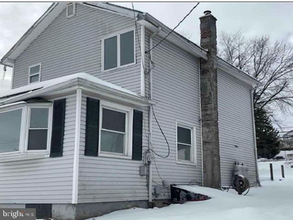 Photo of 719 Railroad Street, FOREST CITY, PA 18421 (MLS # PASU2000140)