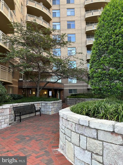 Photo of 7111 Woodmont Avenue #714, Chevy Chase, MD 20815 (MLS # MDMC2143968)
