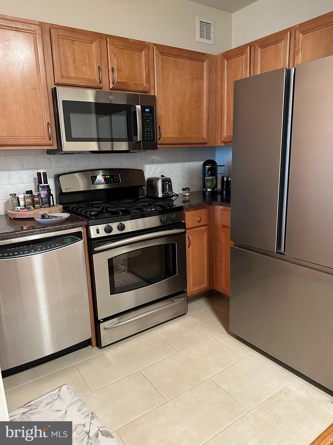 CRESCENT PLAZA - Residential