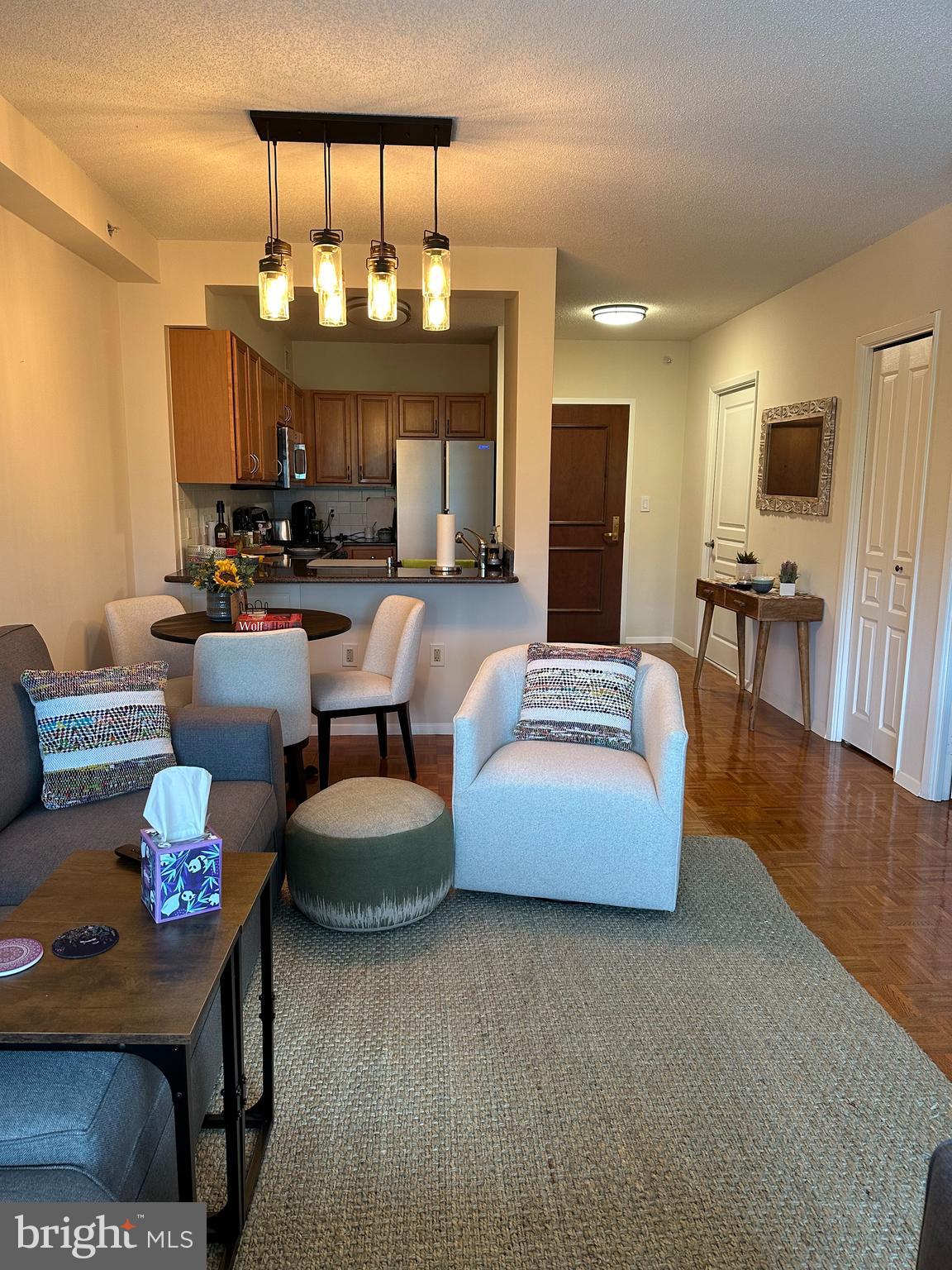 CRESCENT PLAZA - Residential