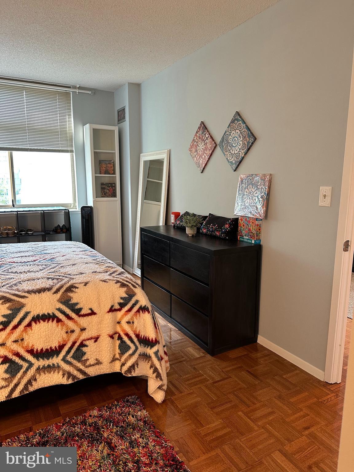 CRESCENT PLAZA - Residential