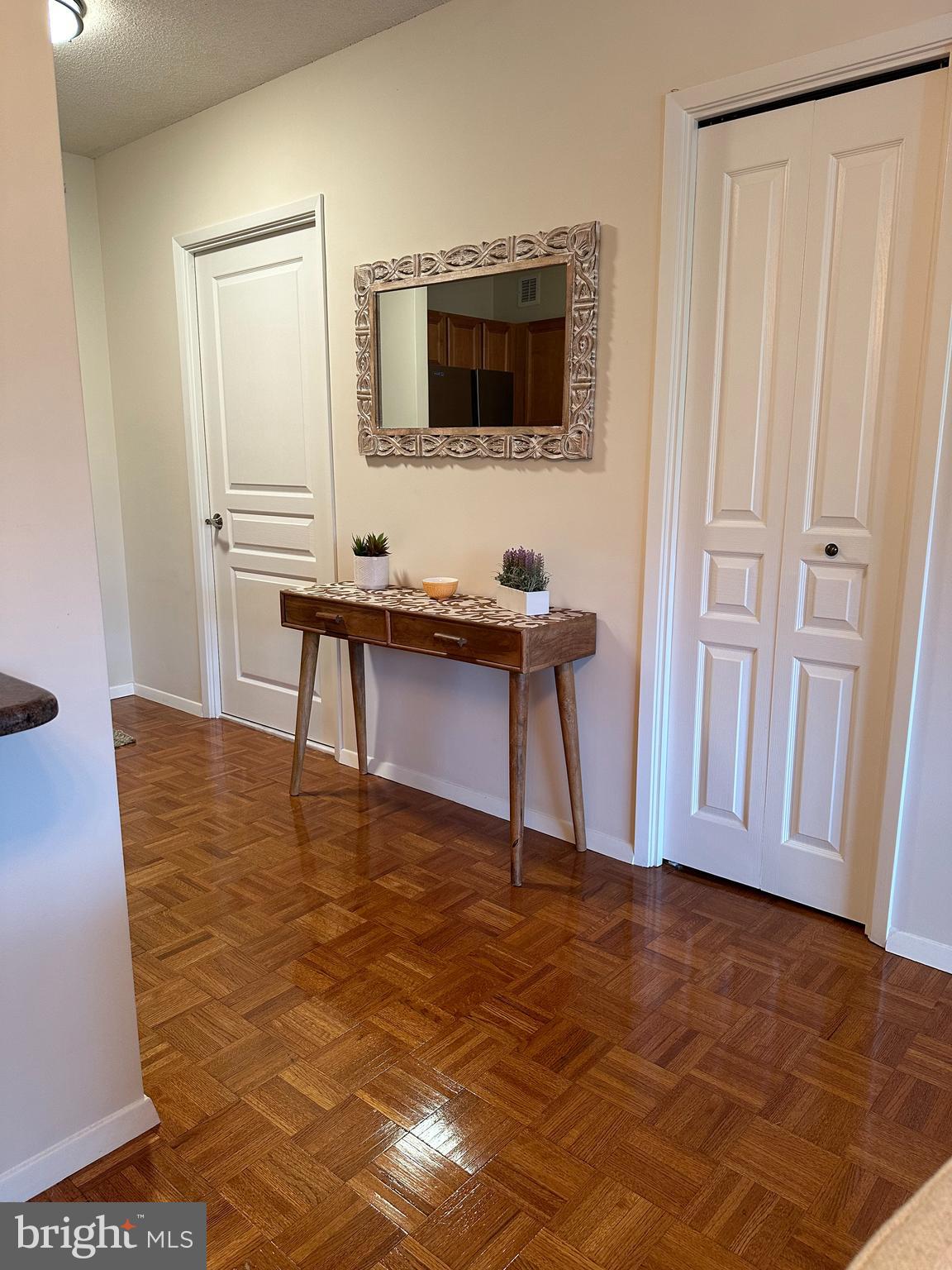 CRESCENT PLAZA - Residential