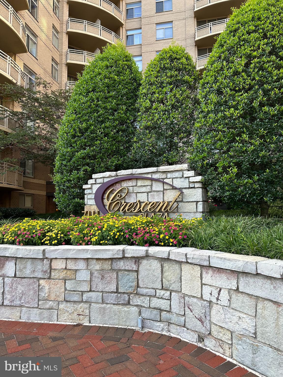 CRESCENT PLAZA - Residential