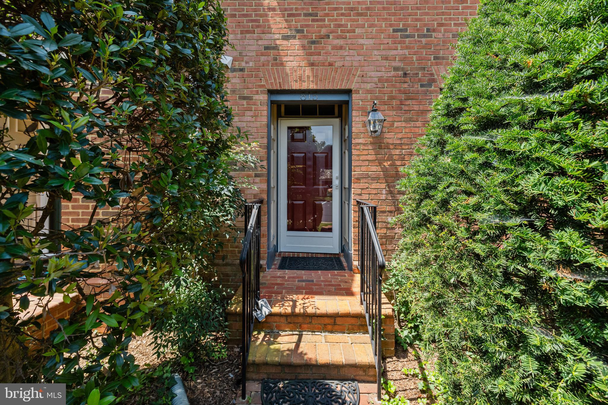 815 COLLEGE AVENUE