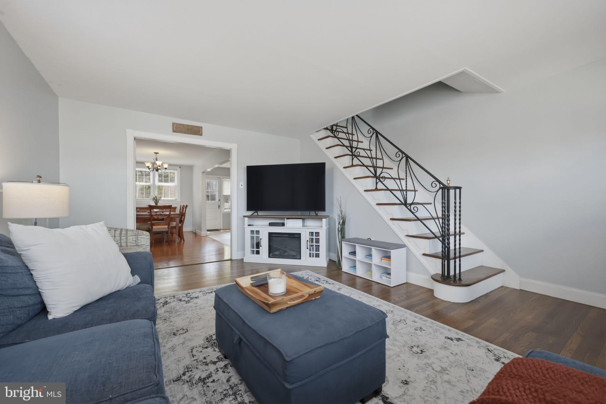 FOX CHASE - Residential