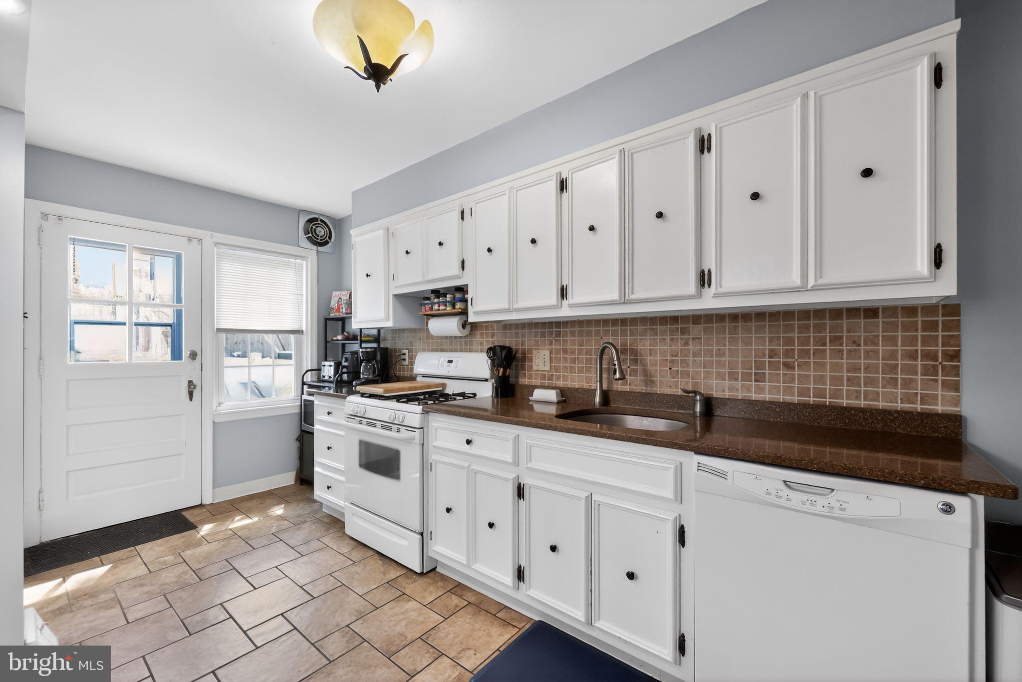 FOX CHASE - Residential