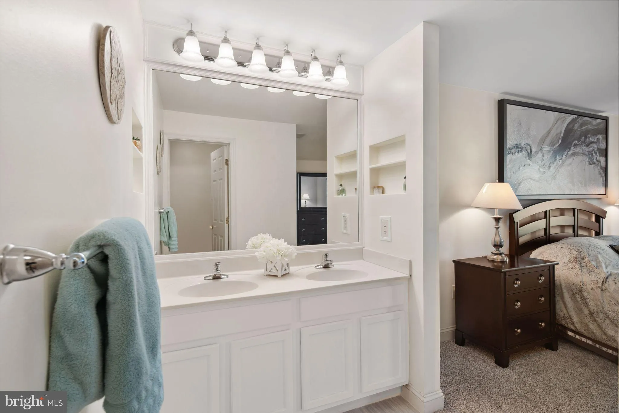 Philadelphia, Pennsylvania 19130, United States, 3 Bedrooms Bedrooms, ,3 BathroomsBathrooms,Residential,Active,42197