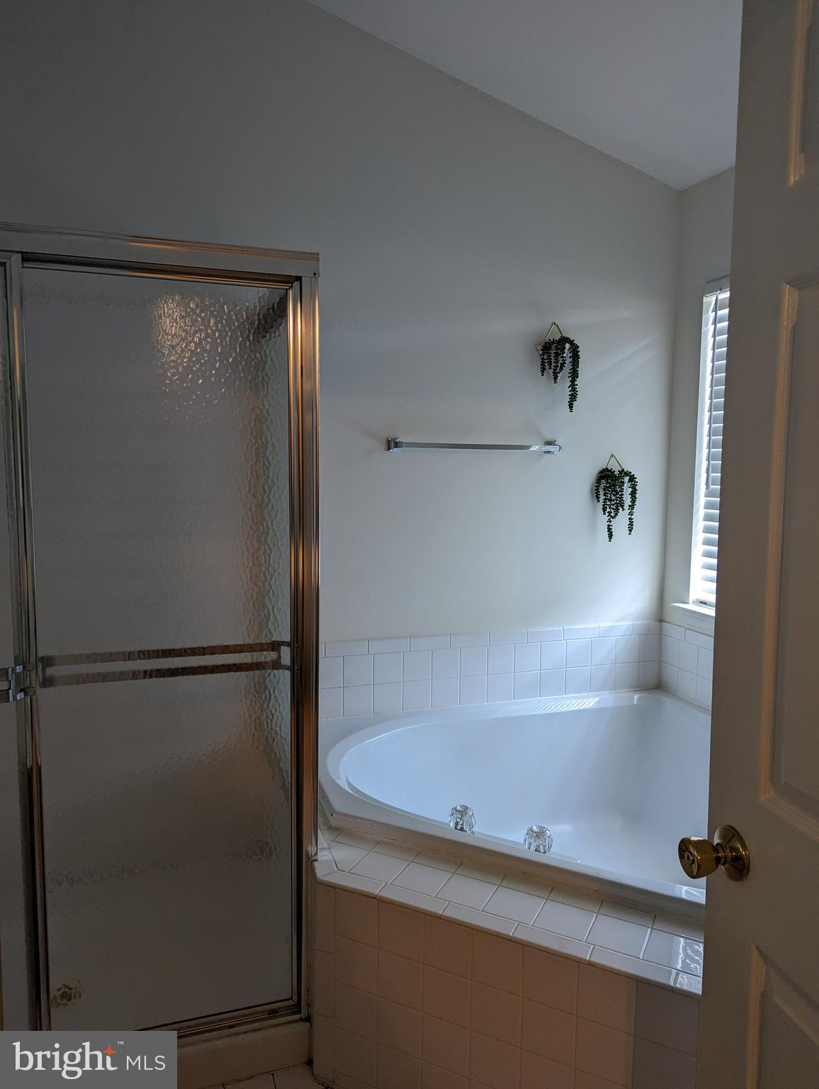 SUMMERS RUN - Residential Lease