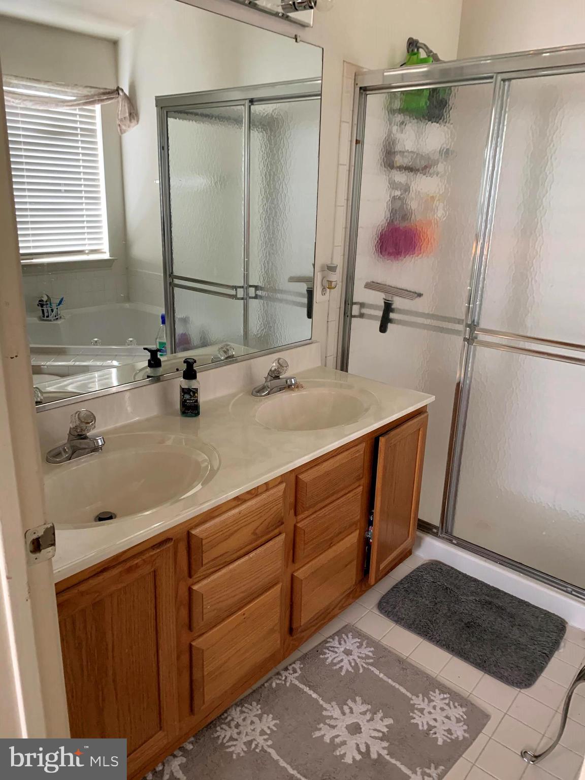 SUMMERS RUN - Residential Lease