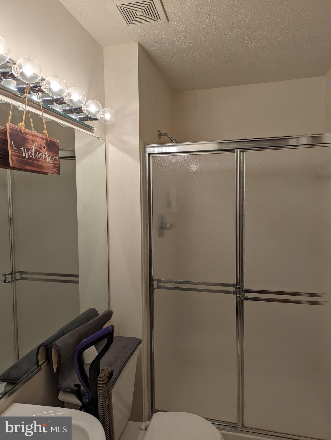 SUMMERS RUN - Residential Lease