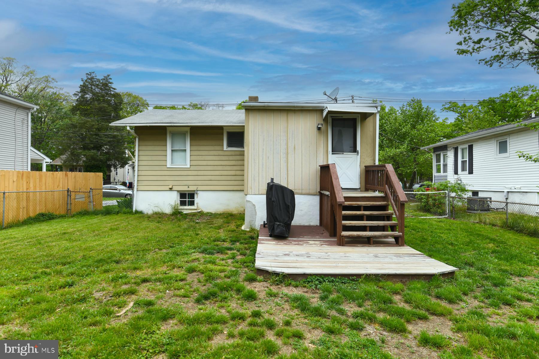 109 E CRESTWOOD AVENUE