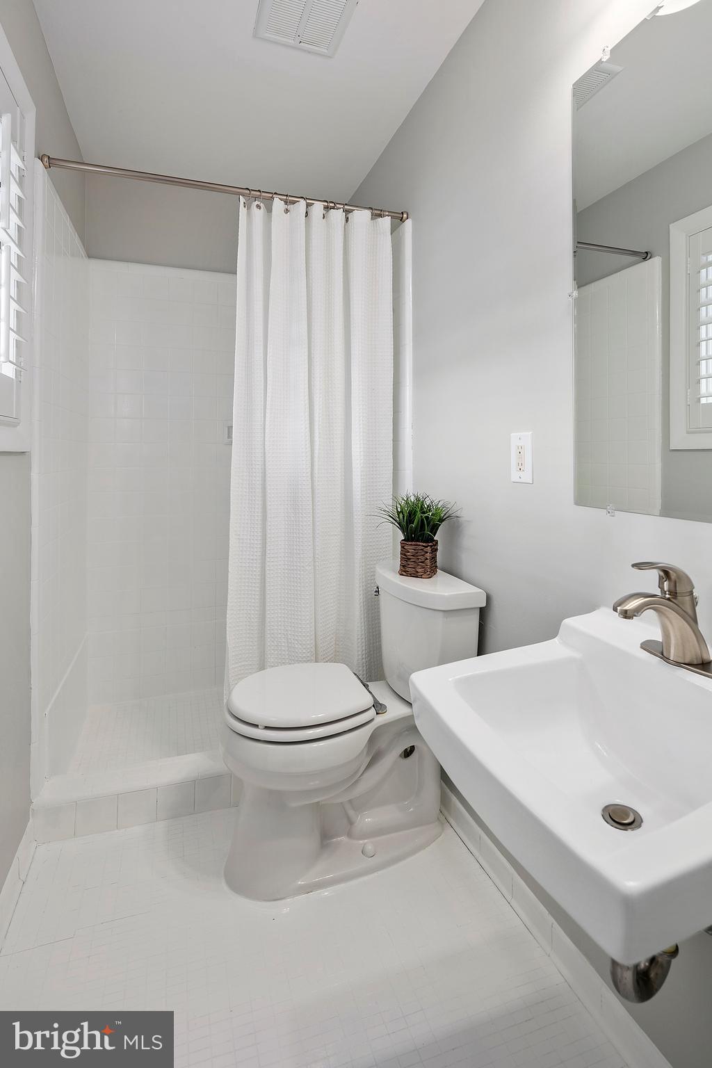 DUNN LORING WOODS - Residential