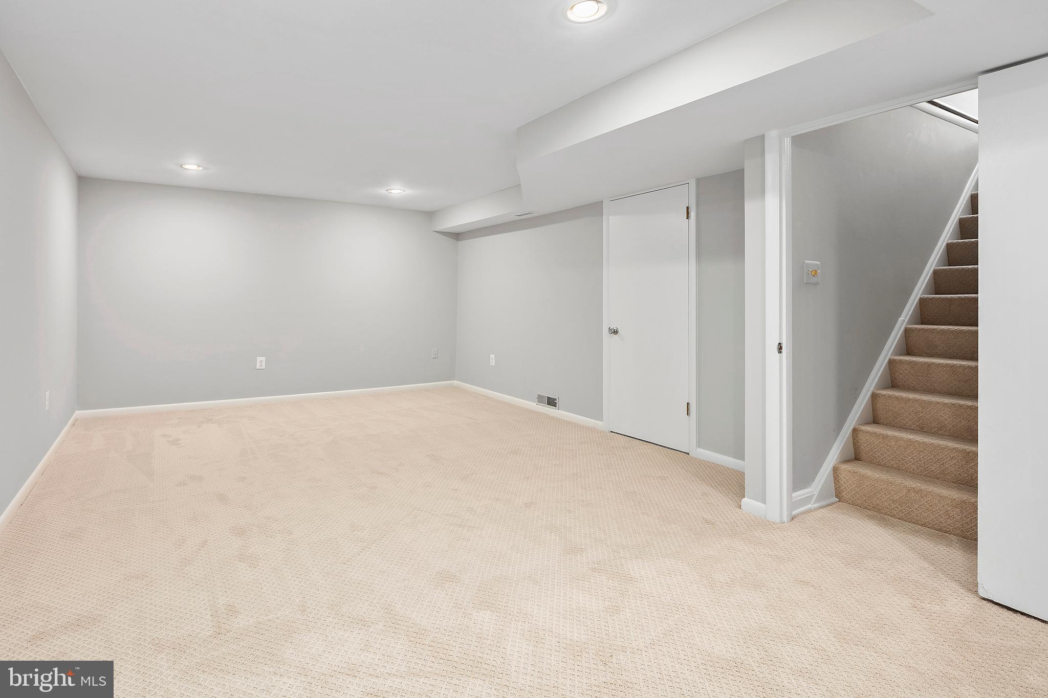 DUNN LORING WOODS - Residential