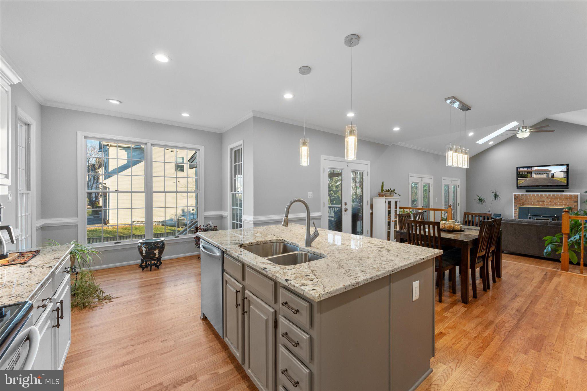 POTOMAC CROSSING - Residential