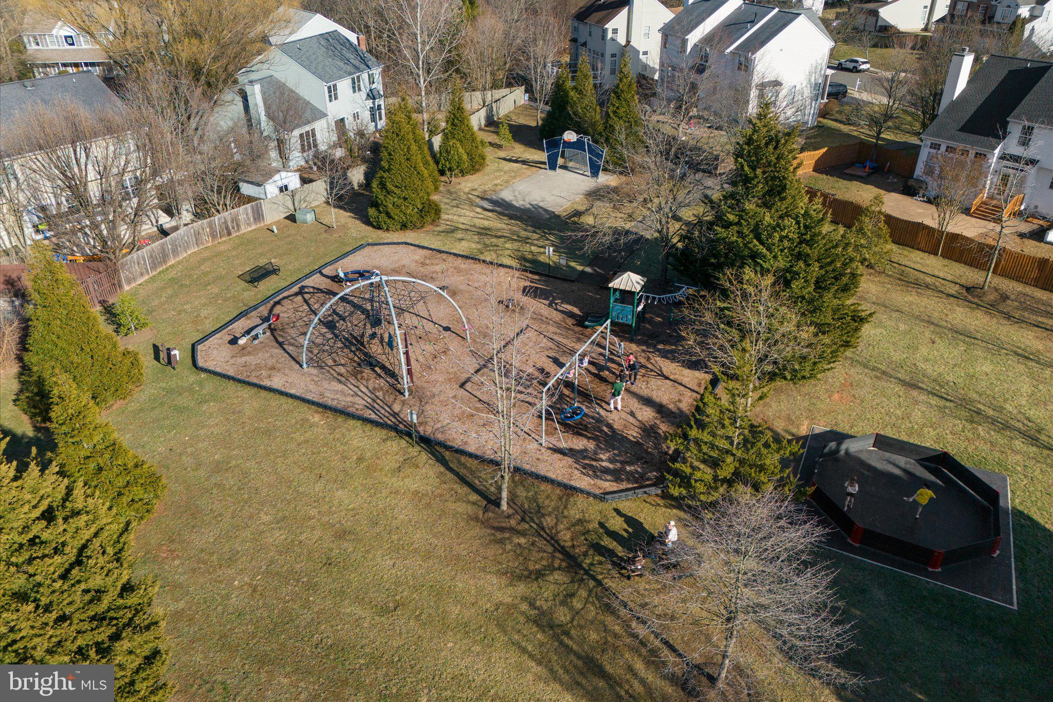 POTOMAC CROSSING - Residential