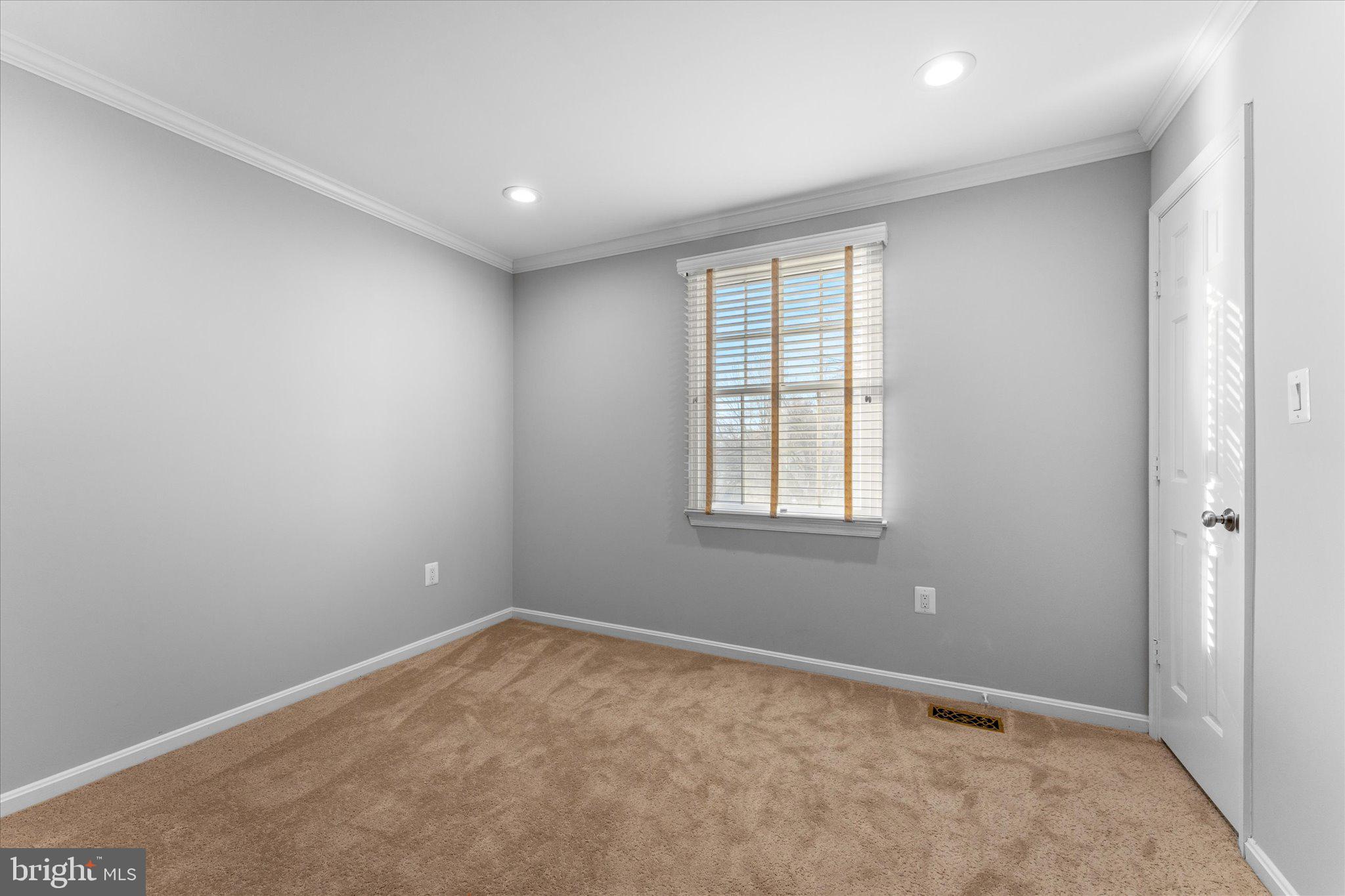 POTOMAC CROSSING - Residential