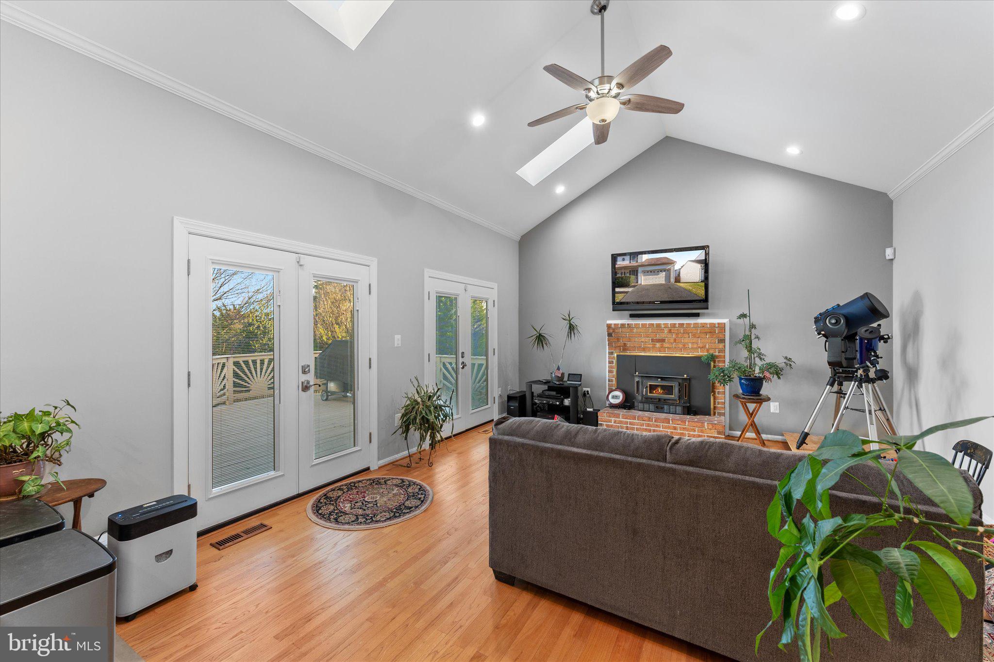POTOMAC CROSSING - Residential