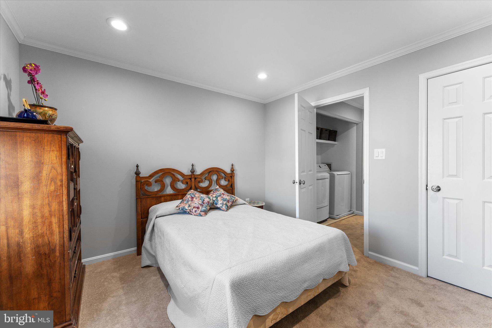 POTOMAC CROSSING - Residential
