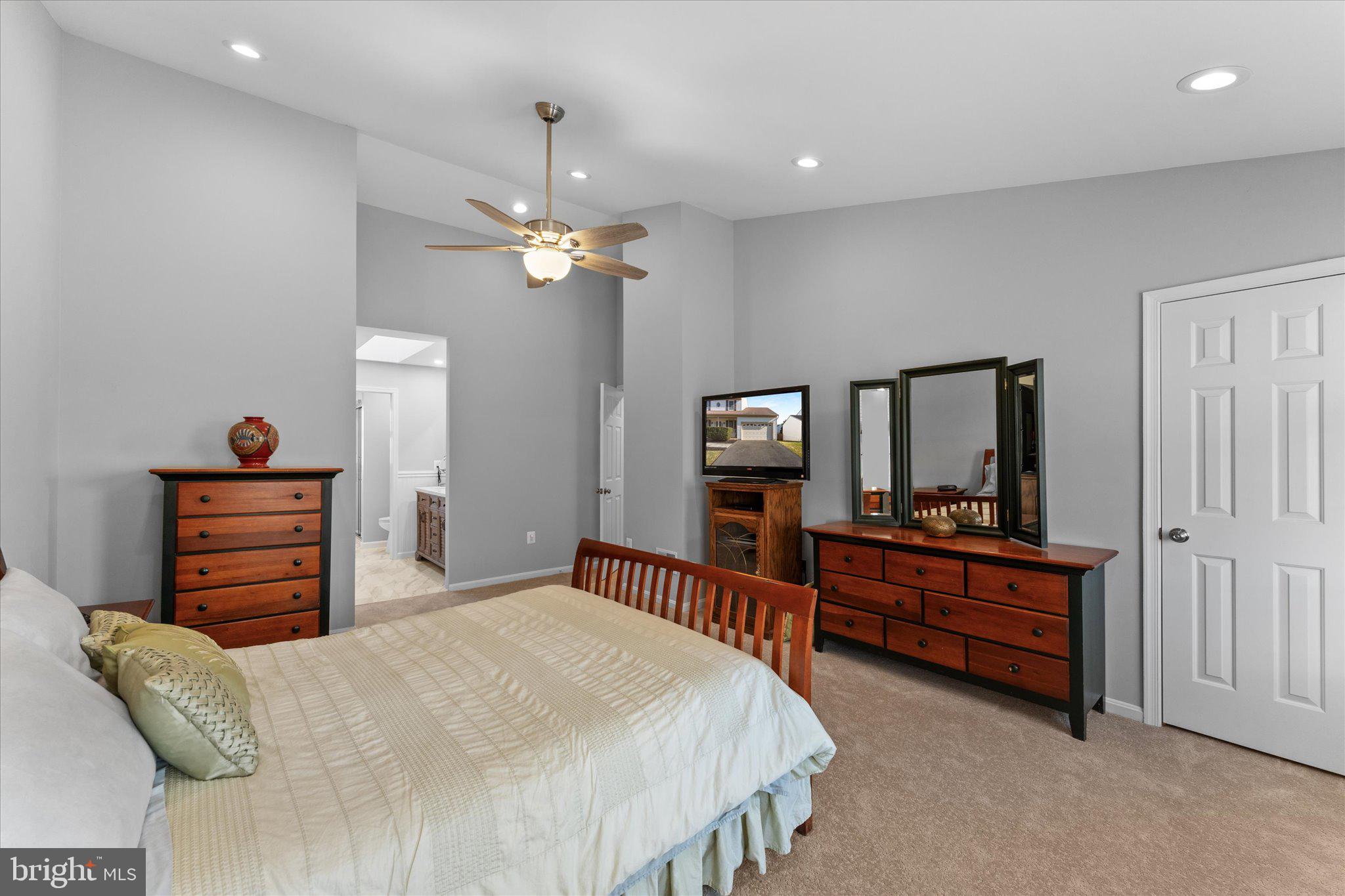 POTOMAC CROSSING - Residential